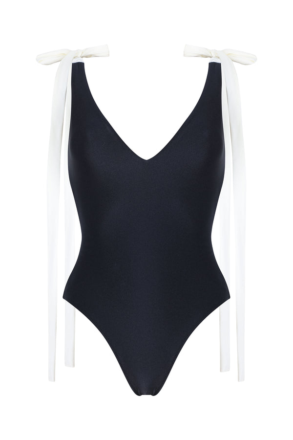 Lola One Piece